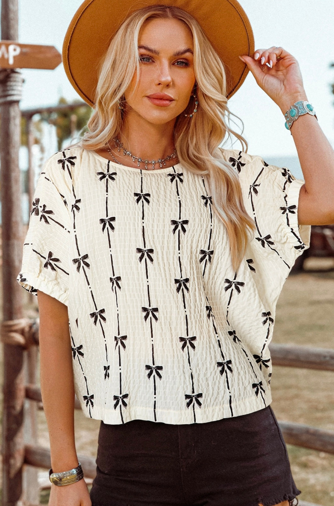 Bow Print Short Sleeve